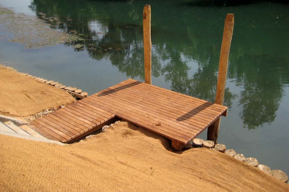 Ponti e pontili in legno