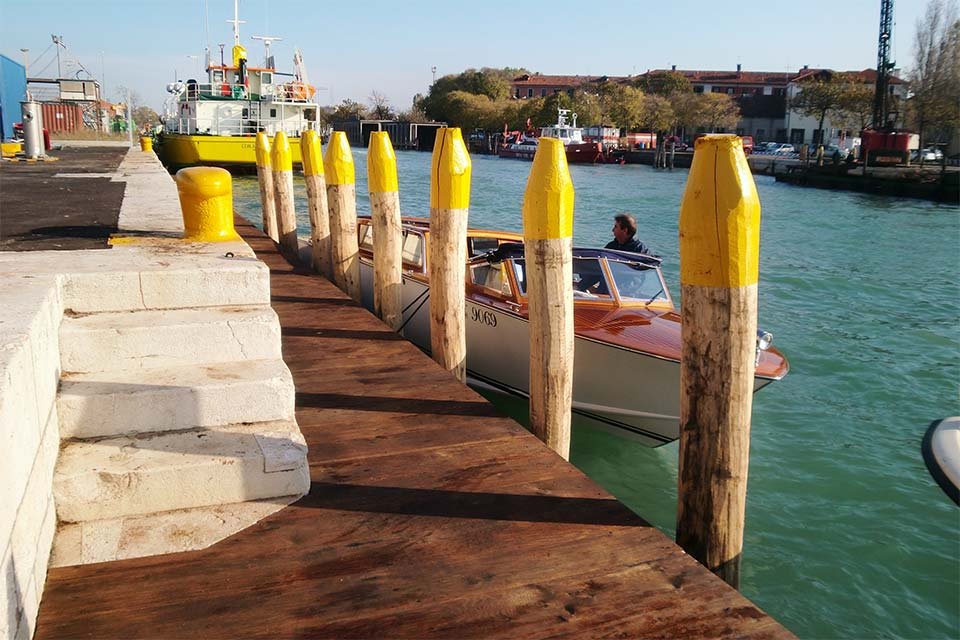 Ponti e pontili in legno