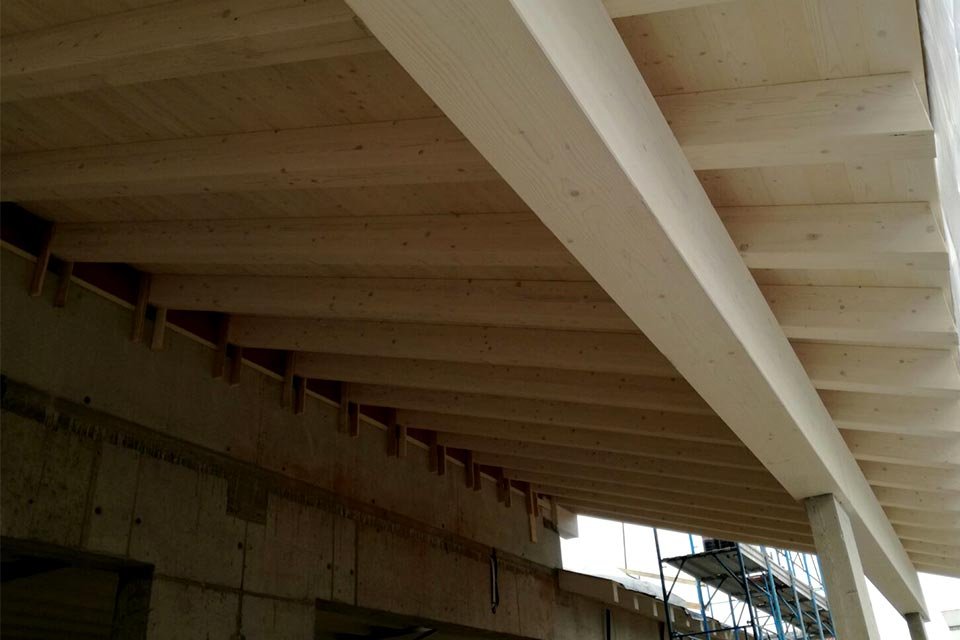 Tetti in legno lamellare 